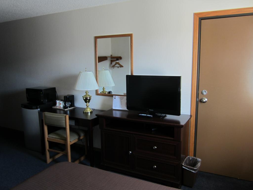 Super 8 By Wyndham Williams Bc Hotel 3*