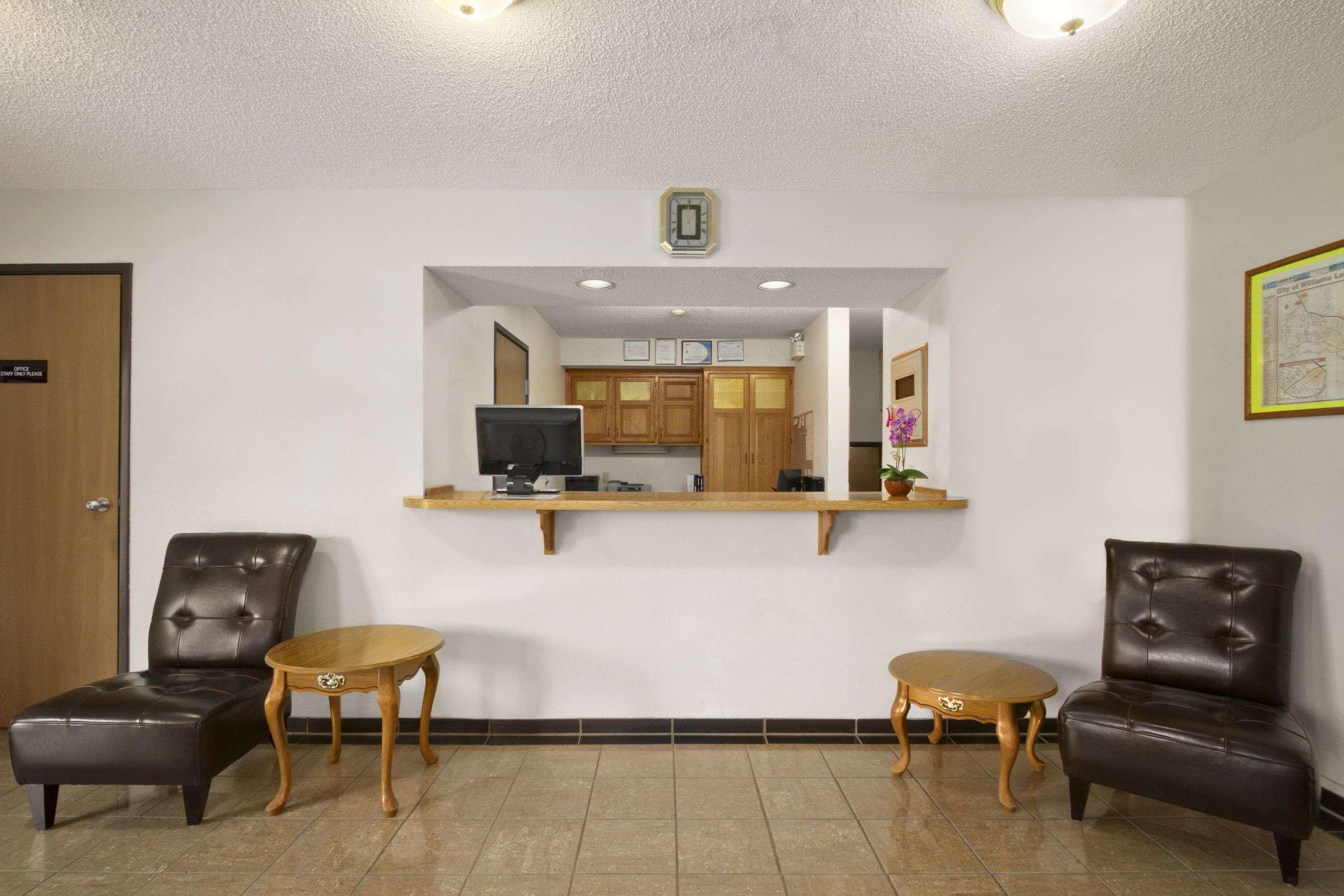 Super 8 By Wyndham Williams Bc