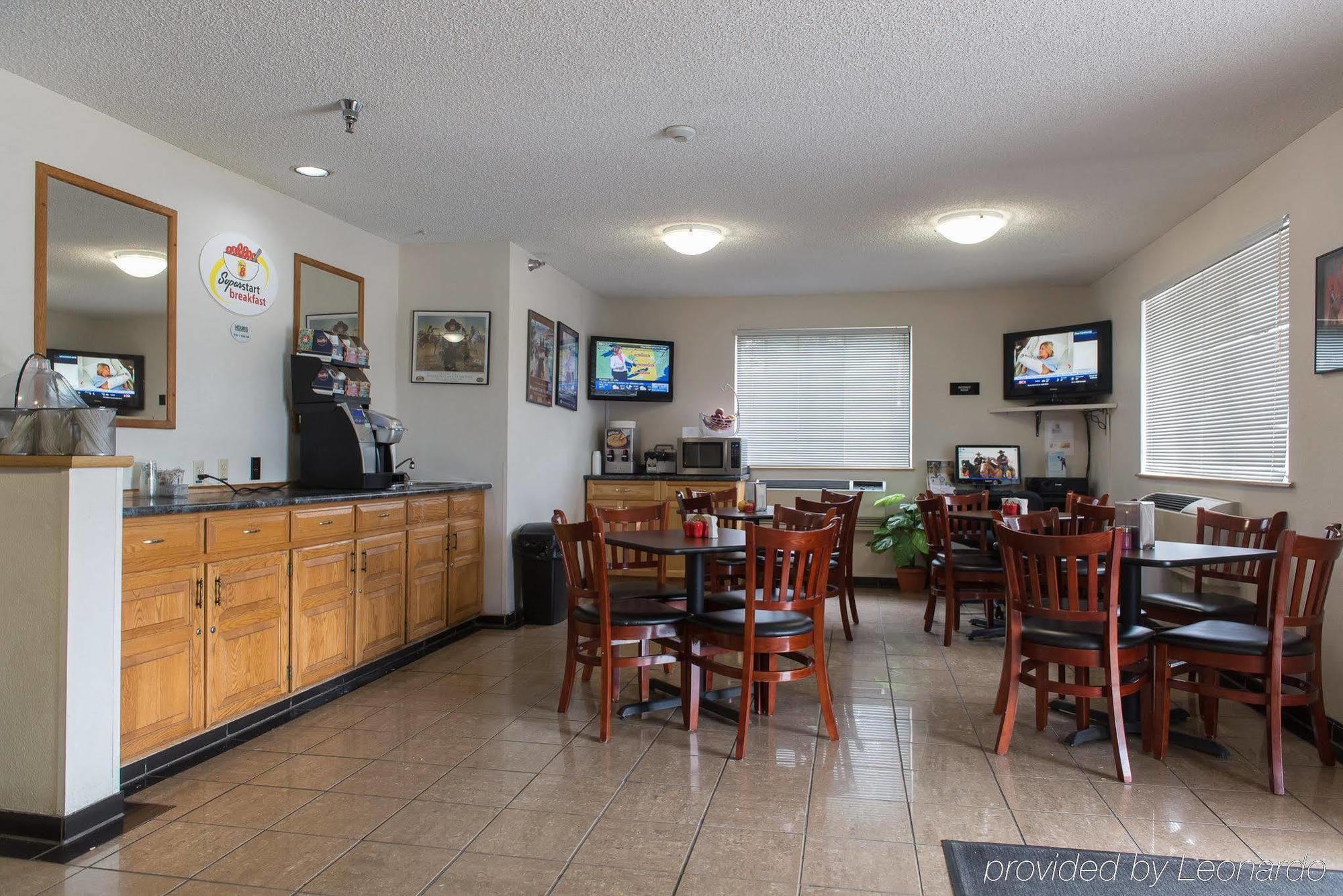 Super 8 By Wyndham Williams Bc Hotel 3*