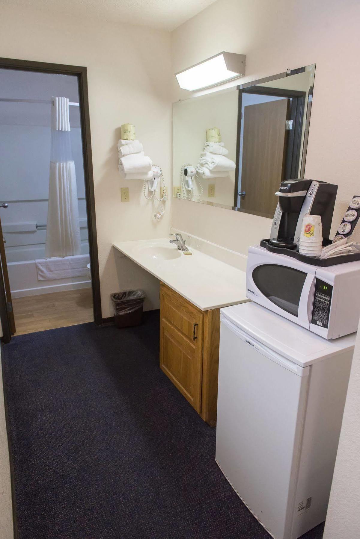 Hotel Super 8 By Wyndham Williams Bc 3*