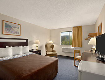 Super 8 By Wyndham Williams Bc Hotel