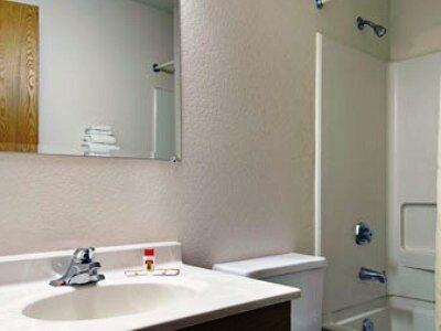 Super 8 By Wyndham Williams Bc Hotel 3*
